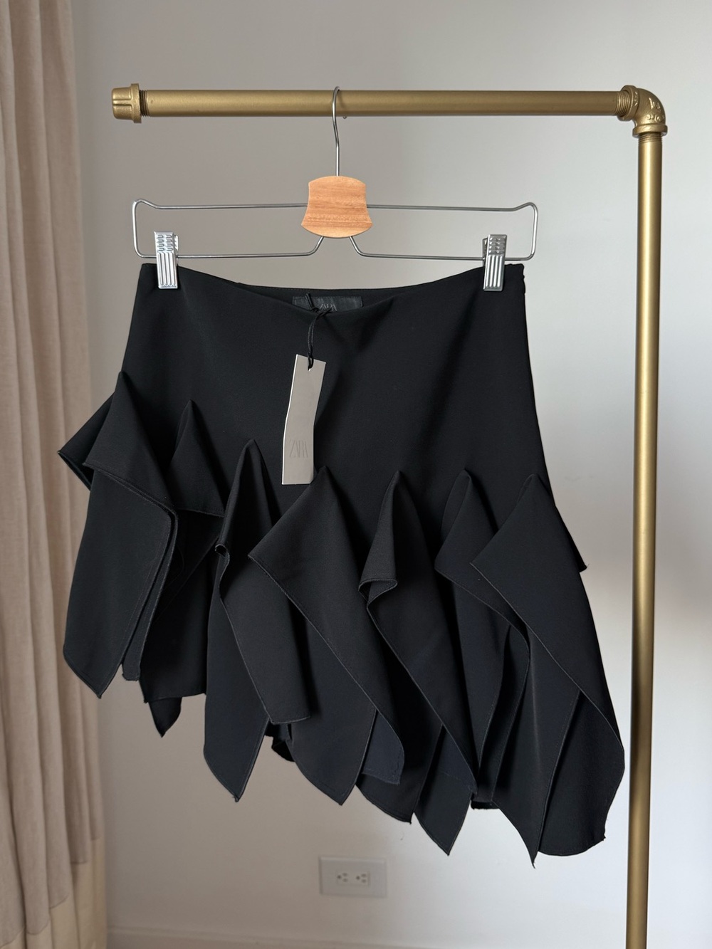 NWT Zara ZW COLLECTION Ruffled Mini Skirt Black, XS - Picture 2 of 10